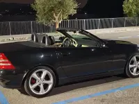 Usata Mercedes SLK320 218 CV (160 kW) 2000 Nero Cabrio