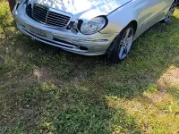 Usata Mercedes E220 150 CV (110 kW) 2002 Grigio Berlina