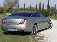 Usata Jaguar XJ Premium Luxury 275 CV (202 kW) 2012 Argento Berlina