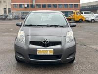 Usata Toyota Yaris 69 CV (50 kW) 2009 Grigio Berlina