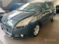Usata Peugeot 5008 Business-Line 112 CV (82 kW) 2012 Grigio Monovolume