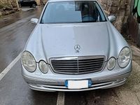 Usata Mercedes E320 Classic 204 CV (150 kW) 2004 Grigio Berlina