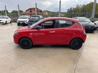 Usata Lancia Ypsilon Silver 69 CV (50 kW) 2022 Rosso Utilitaria