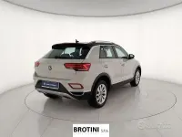 Usata VW T-Roc Style 150 CV (110 kW) 2023 Grigio SUV