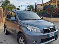 Usata Daihatsu Terios HIRO 105 CV (77 kW) 2009 Grigio SUV