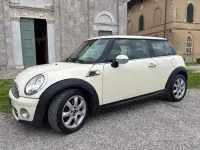 Usata Mini Cooper D 109 CV (80 kW) 2010 Beige Utilitaria