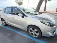 Usata Renault Scénic III 110 CV (80 kW) 2010 Argento Monovolume