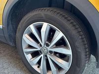 Usata VW T-Roc Style 116 CV (85 kW) 2019 Oro SUV