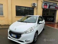 Usata Peugeot 208 95 CV (69 kW) 2014 Bianco Utilitaria
