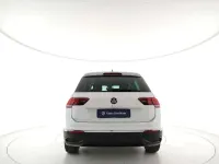 Usata VW Tiguan Life 150 CV (110 kW) 2021 0q pure white SUV