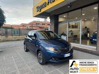 Usata Lancia Ypsilon 69 CV (50 kW) 2023 Blu/azzurro Utilitaria