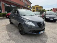 Usata Lancia Ypsilon 69 CV (50 kW) 2014 Grigio Utilitaria