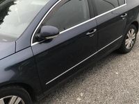Usata VW Passat 170 CV (125 kW) 2008 Blu Berlina