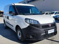 Usata Fiat Doblò 105 CV (77 kW) 2022 Bianco Monovolume