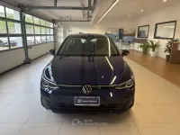 Usata VW Golf VIII Life 116 CV (85 kW) 2024 Blu Berlina