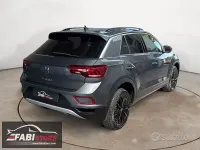 Usata VW T-Roc Style 150 CV (110 kW) 2024 Grigio SUV
