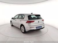 Usata VW Golf VIII Life 110 CV (80 kW) 2020 Grigio metallizzato Berlina