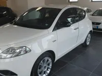 Usata Lancia Ypsilon 69 CV (50 kW) 2016 Bianco Utilitaria
