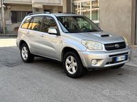 Usata Toyota RAV4 Sol 116 CV (85 kW) 2004 Argento SUV