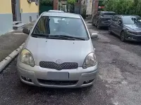 Usata Toyota Yaris 68 CV (50 kW) 2005 Grigio Utilitaria