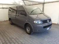 Usata VW Caravelle Comfortline 102 CV (75 kW) 2012 Grigio Furgone