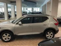 Usata Volvo XC40 129 CV (94 kW) 2023 Silver dawn met SUV