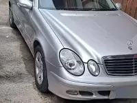 Usata Mercedes E220 150 CV (110 kW) 2004 Grigio Berlina