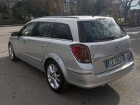 Usata Opel Astra Cosmo 101 CV (74 kW) 2005 Grigio Station wagon