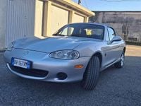 Usata Mazda MX5 110 CV (80 kW) 2001 Grigio Cabrio
