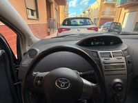 Usata Toyota Yaris 90 CV (66 kW) 2009 Nero Berlina