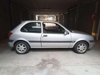 Usata Ford Fiesta Zetec 75 CV (55 kW) 2001 Argento Berlina