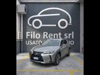 Usata Lexus UX 250h 145 CV (106 kW) 2019 Argento SUV