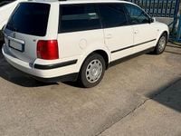 Usata VW Passat 125 CV (91 kW) 2004 Bianco Station wagon