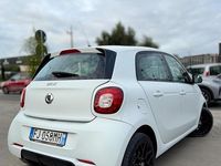 Usata Smart ForFour Brabus 71 CV (52 kW) 2017 Bianco Utilitaria