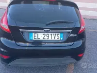 Usata Ford Fiesta Titanium 70 CV (51 kW) 2012 Nero Berlina