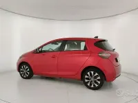 Usata Renault Zoe Evolution 50 kW (69 CV) 2023 Rosso Utilitaria