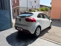 Usata Kia Rio Active 85 CV (62 kW) 2014 Bianco Berlina