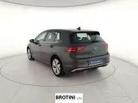 Usata VW Golf VIII Style 150 CV (110 kW) 2025 Grigio Berlina