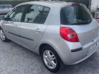 Usata Renault Clio III Luxe 75 CV (55 kW) 2008 Argento Berlina