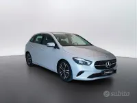 Usata Mercedes B180 Advanced 116 CV (85 kW) 2023 Argento iridio Utilitaria