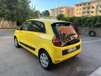 Usata Renault Twingo SE 69 CV (50 kW) 2016 Giallo Utilitaria