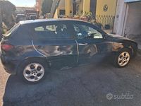 Usata Alfa Romeo 147 120 CV (88 kW) 2005 Utilitaria