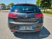 Usata Seat Leon Sport 105 CV (77 kW) 2010 Grigio Utilitaria
