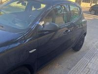 Usata Lancia Ypsilon 69 CV (50 kW) 2018 Blu Utilitaria