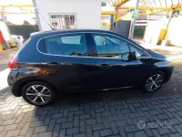 Usata Peugeot 208 GT-line 100 CV (73 kW) 2018 Marrone Utilitaria