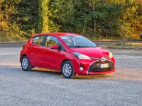 Usata Toyota Yaris Lounge 69 CV (50 kW) 2015 Rosso Utilitaria