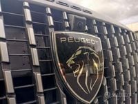 Usata Peugeot 2008 Allure 102 CV (75 kW) 2025 Grigio SUV