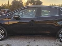 Usata Peugeot 208 Active 68 CV (50 kW) 2014 Nero Utilitaria