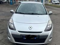 Usata Renault Clio III Dynamique 75 CV (55 kW) 2011 Berlina