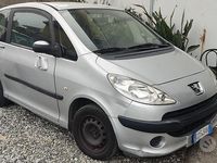 Usata Peugeot 1007 75 CV (55 kW) 2006 Grigio Monovolume